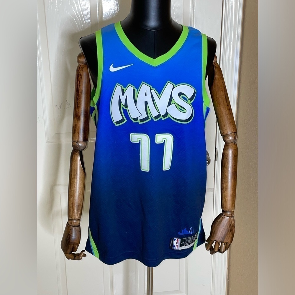 2022-23 Nike NBA Dallas Maverick Luka Doncic City Edition Swingman Jersey 48 Lg  - Picture 10 of 13
